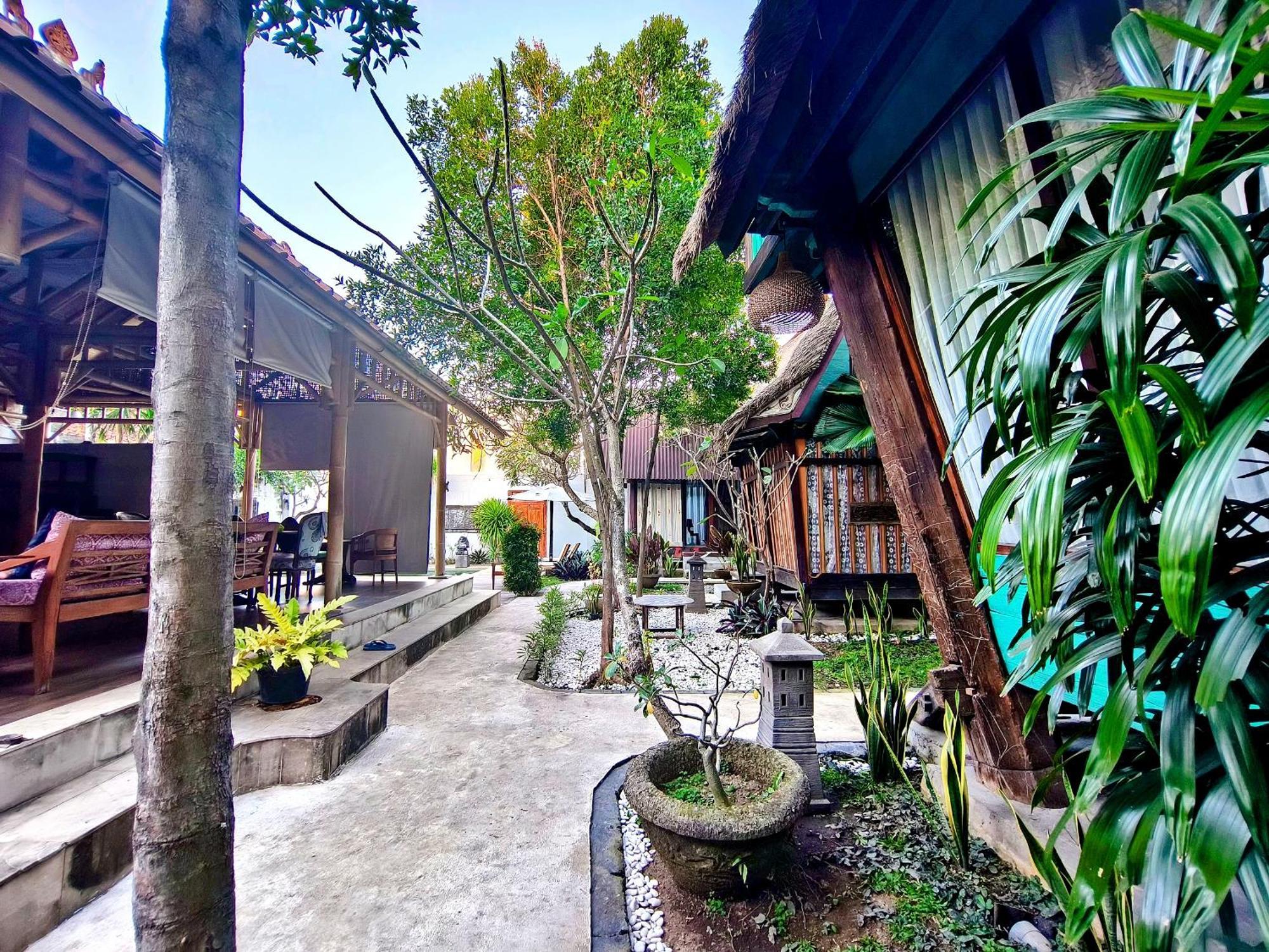 Panda Lumbung Bed & Breakfast ซานูร์ ภายนอก รูปภาพ