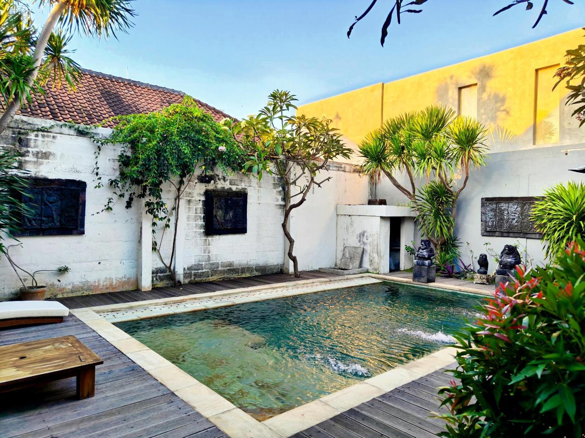 Panda Lumbung Bed & Breakfast ซานูร์ ภายนอก รูปภาพ