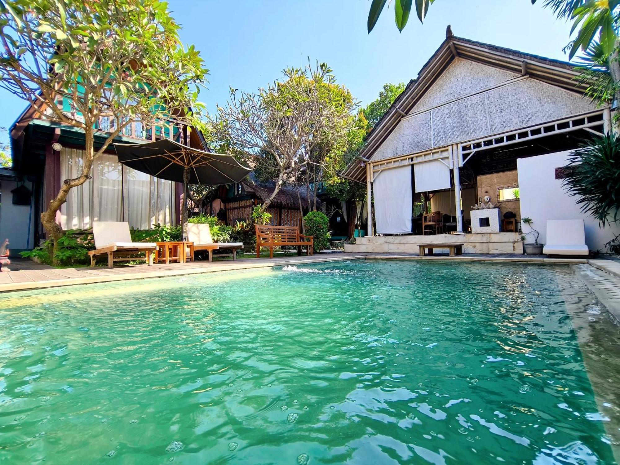 Panda Lumbung Bed & Breakfast ซานูร์ ภายนอก รูปภาพ