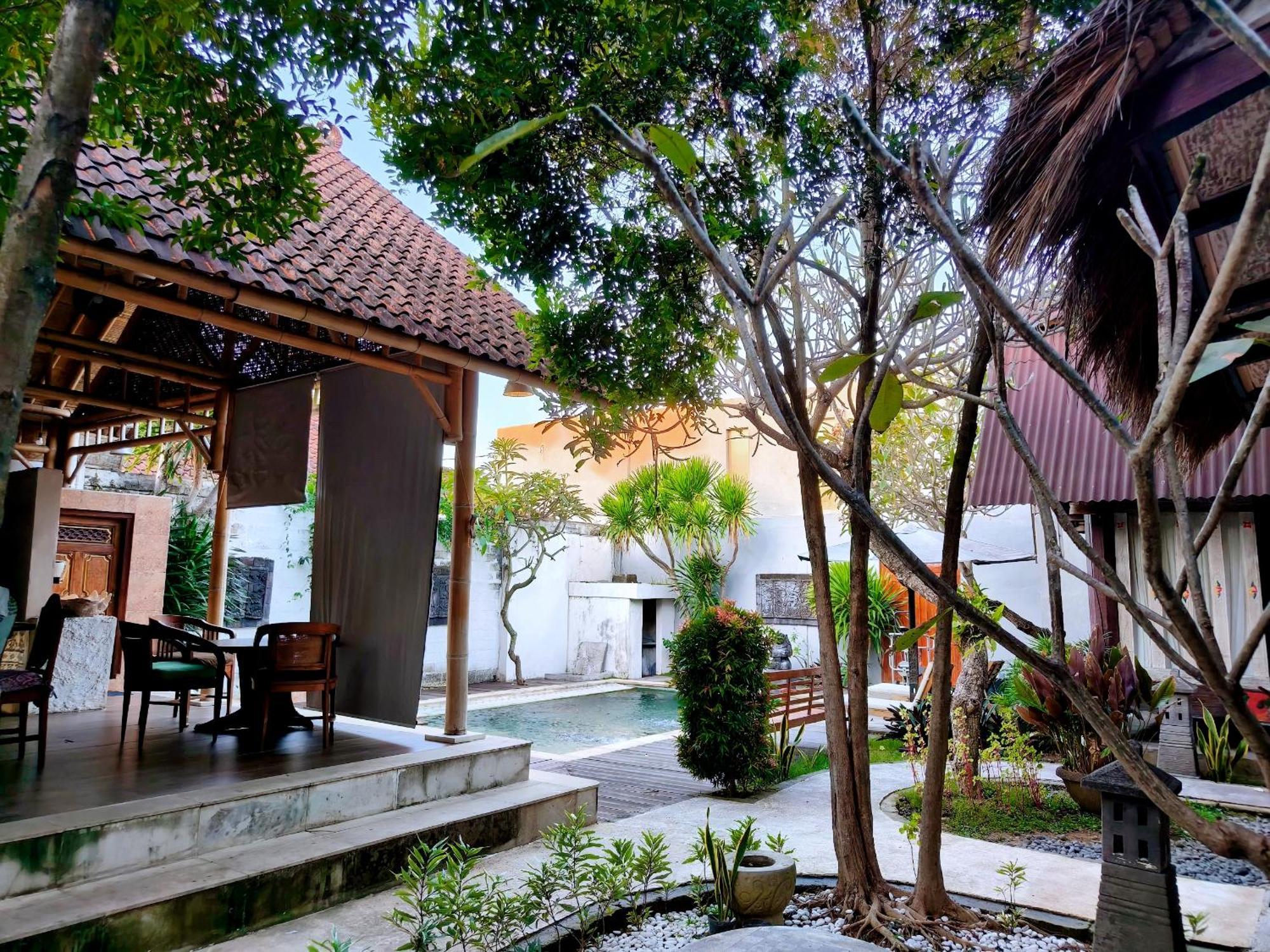 Panda Lumbung Bed & Breakfast ซานูร์ ภายนอก รูปภาพ