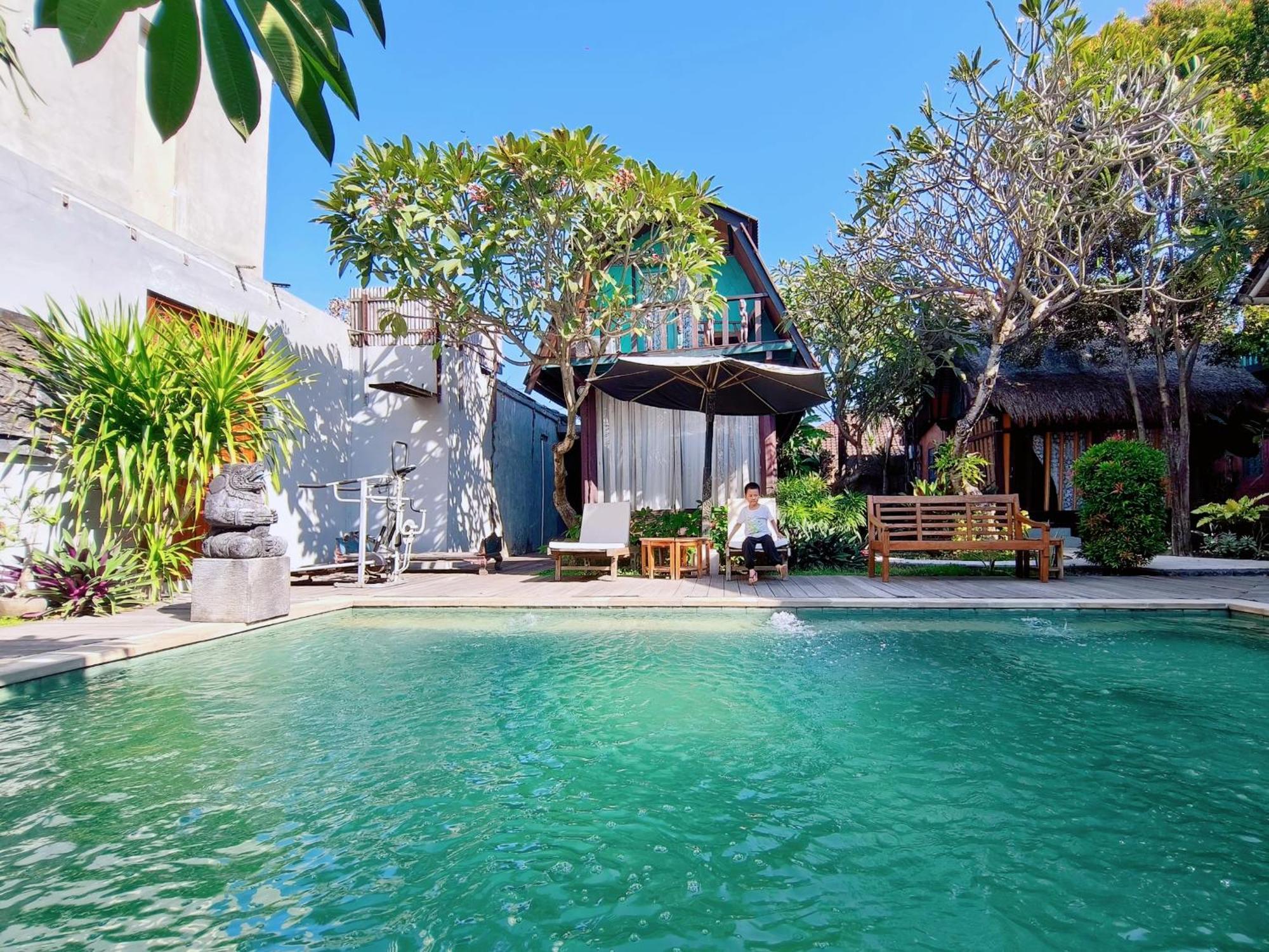Panda Lumbung Bed & Breakfast ซานูร์ ภายนอก รูปภาพ