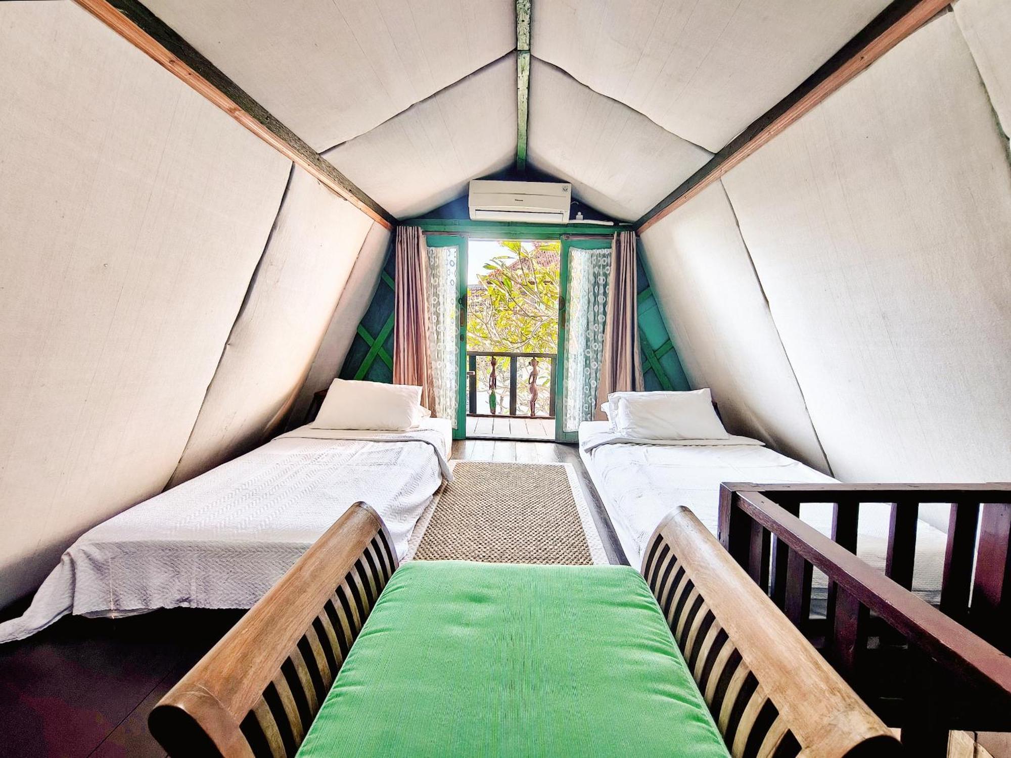 Panda Lumbung Bed & Breakfast ซานูร์ ภายนอก รูปภาพ