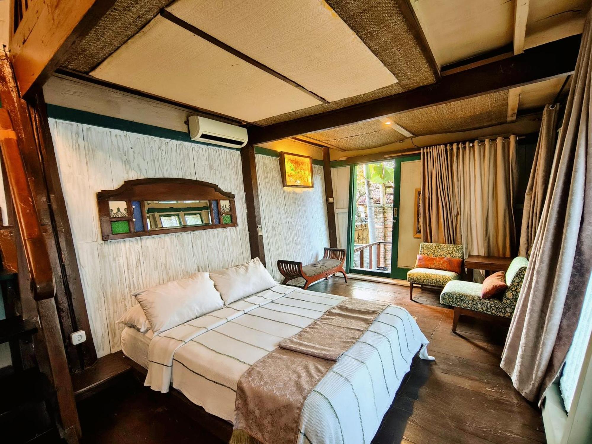 Panda Lumbung Bed & Breakfast ซานูร์ ภายนอก รูปภาพ