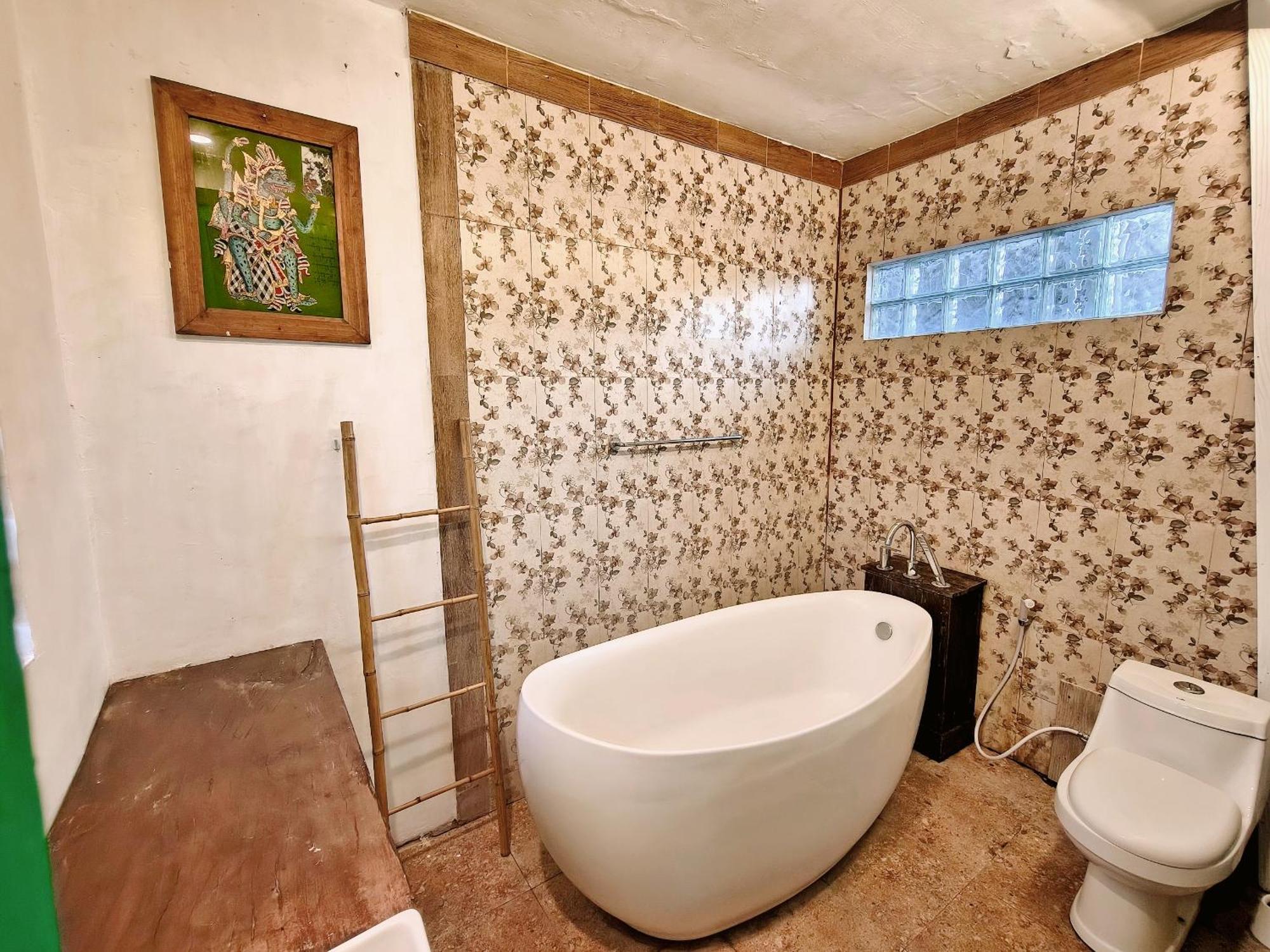 Panda Lumbung Bed & Breakfast ซานูร์ ภายนอก รูปภาพ