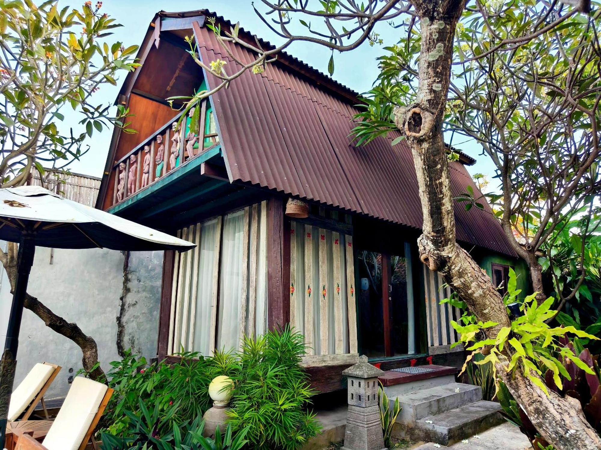 Panda Lumbung Bed & Breakfast ซานูร์ ภายนอก รูปภาพ