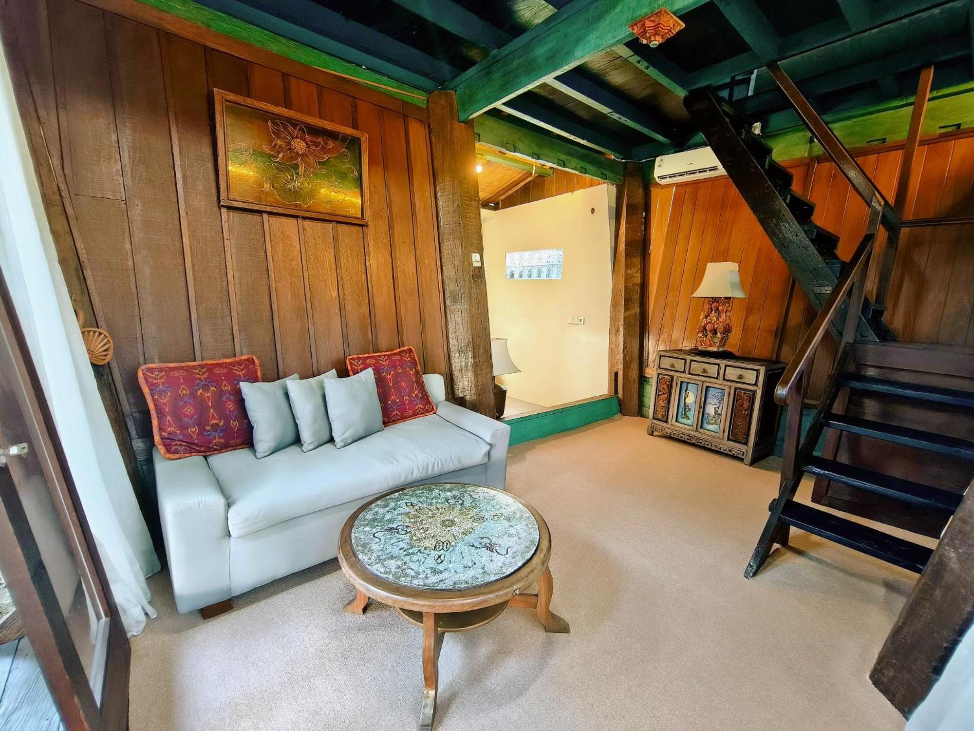 Panda Lumbung Bed & Breakfast ซานูร์ ภายนอก รูปภาพ