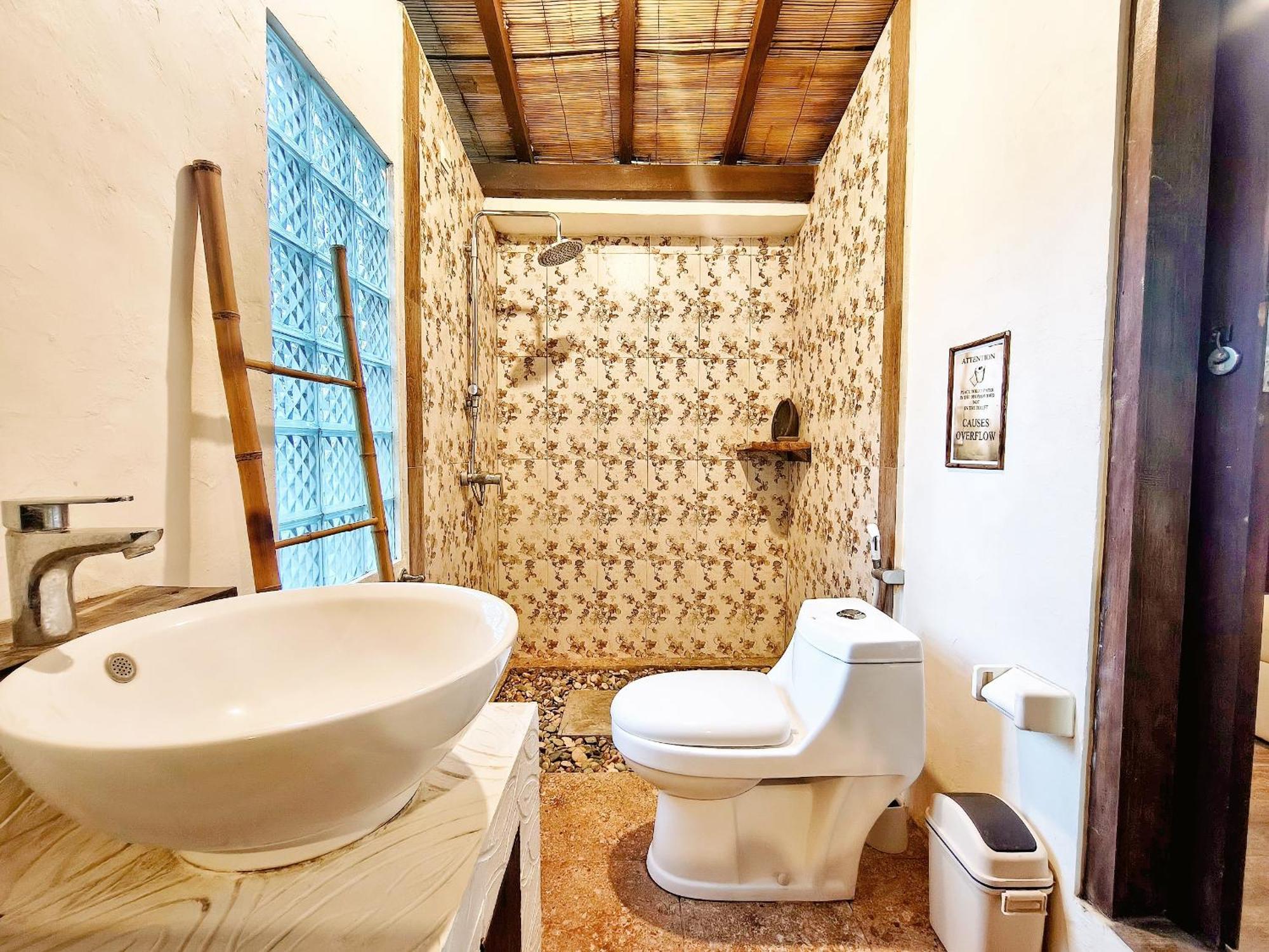 Panda Lumbung Bed & Breakfast ซานูร์ ภายนอก รูปภาพ