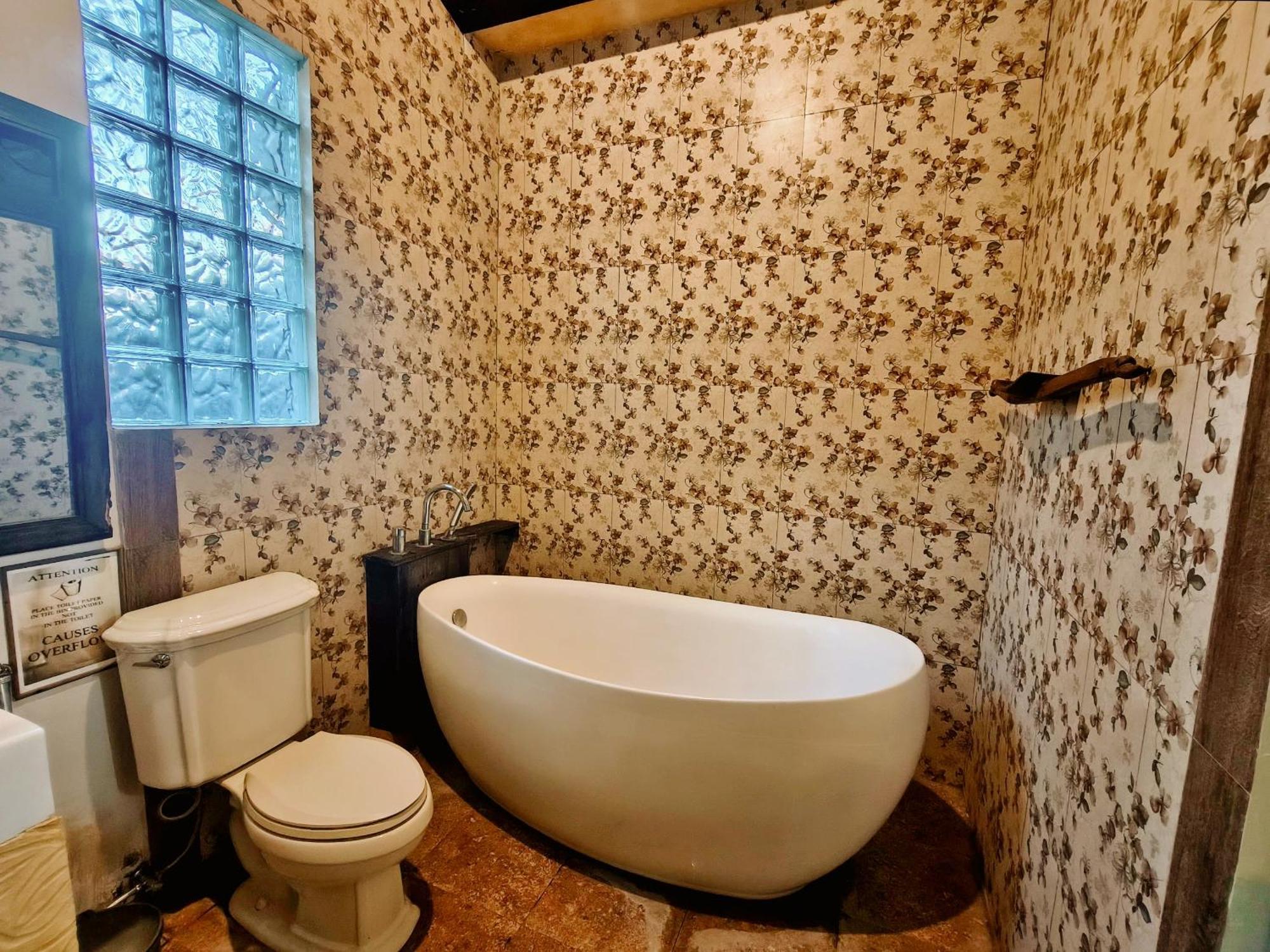 Panda Lumbung Bed & Breakfast ซานูร์ ภายนอก รูปภาพ